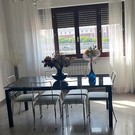 Sun-Kissed Seaside Retreat: Your Pescara Getaway Екстериор снимка