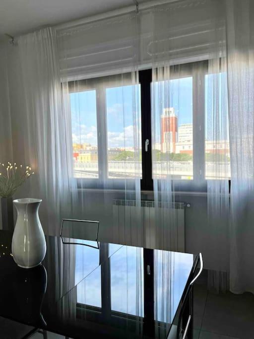 Sun-Kissed Seaside Retreat: Your Pescara Getaway Екстериор снимка